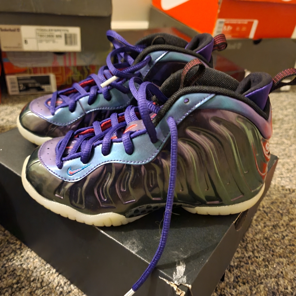Nike Foamposite Iridescent purple